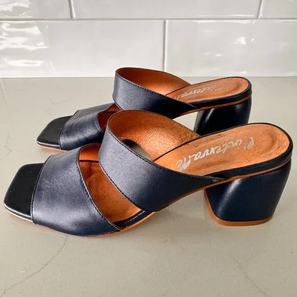 L'Intervalle Julia Navy Leather Block Heel Dress Sandal - Picture 3 of 7